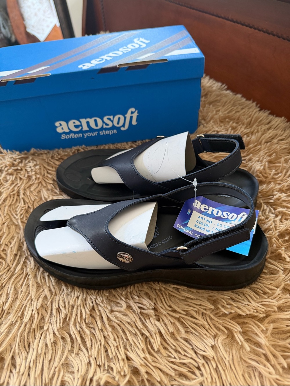 Aerosoft Women's Black Slingback Sandals - Cushioned Comfort size 7